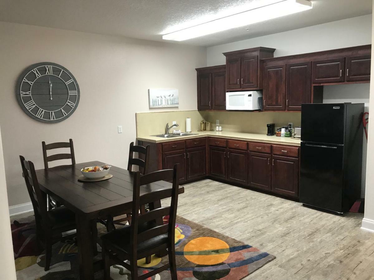 Hotel Pensacola 3*